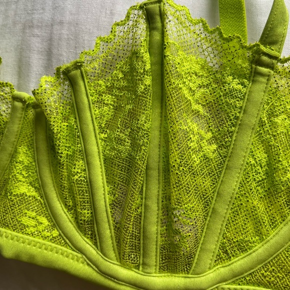 Savage X Fenty Bra - Picture 2 of 5